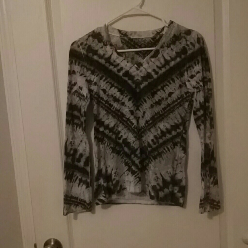 Black and white printed summer long sleeve